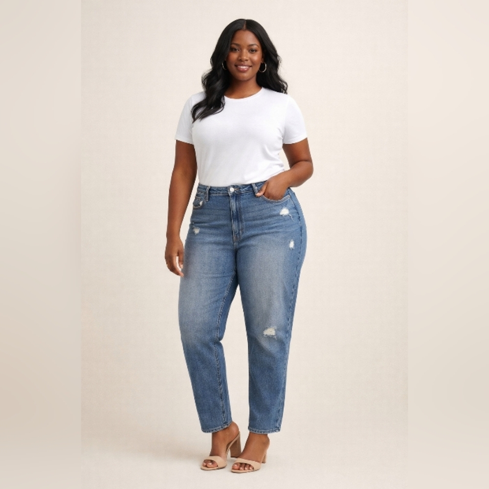 Hollister Curvy Ultra High Waist Mom Jeans Light Manufactured Distressing 16